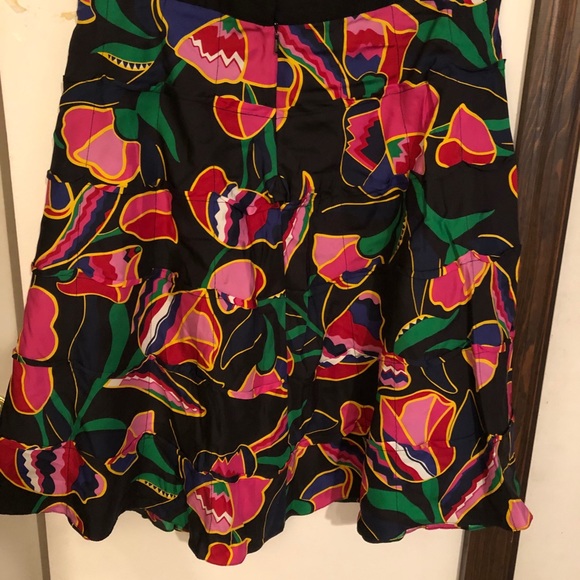 Marc Jacobs black w/pink & red flowers, size 8 - Picture 4 of 7